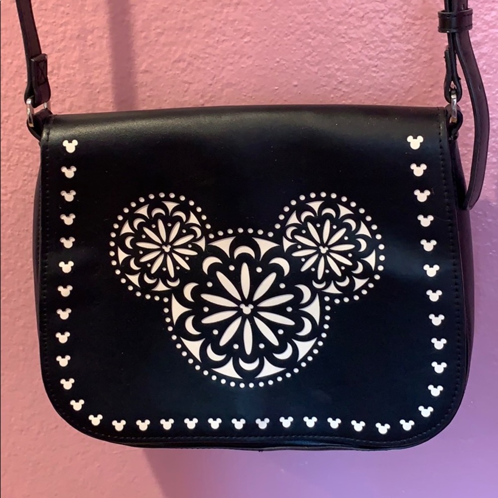 Vera Bradley Crossbody.